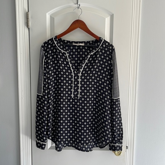 LOFT Tops - Ann Taylor Loft women’s long sleeve shirt